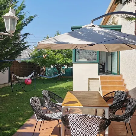 Entiere Proche Aeroport Cdg Asterix Holiday home Tremblay-en-France