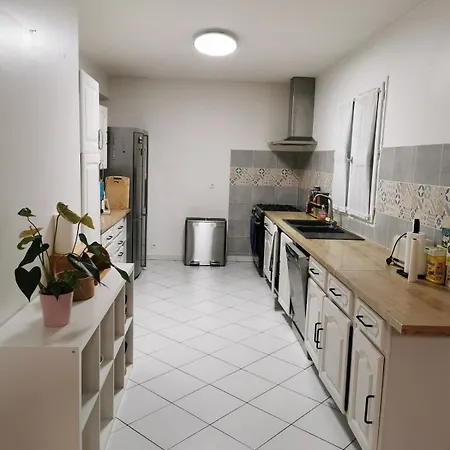 Entiere Proche Aeroport Cdg Asterix Holiday home Tremblay-en-France